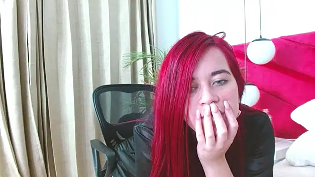Snapshot of Sophie_ponce chatting on 13, 5, 2026 Sophie ponce online show from 13, 5, 2026