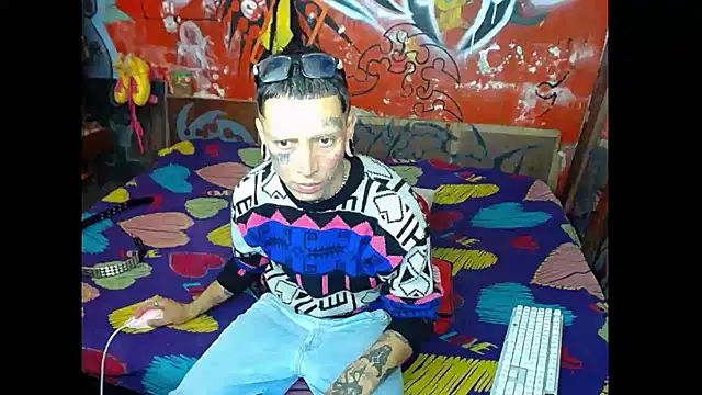 Snapshot of deivid_estrada chatting on 24, 2, 2025 deivid estrada online show from 24, 2, 2025