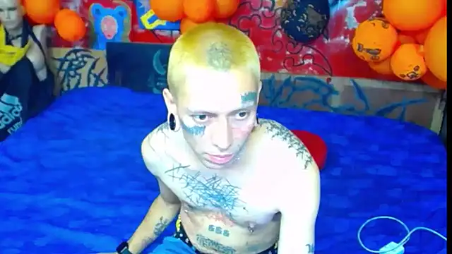 Snapshot of deivid_estrada chatting on 18, 10, 2025 deivid estrada online show from 18, 10, 2025