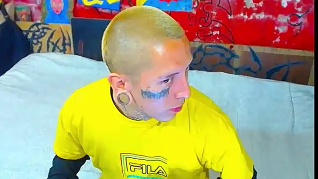 Snapshot of deivid_estrada chatting on 16, 11, 2025 deivid estrada online show from 16, 11, 2025