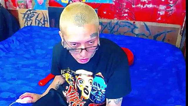 Snapshot of deivid_estrada chatting on 25, 11, 2025 deivid estrada online show from 25, 11, 2025