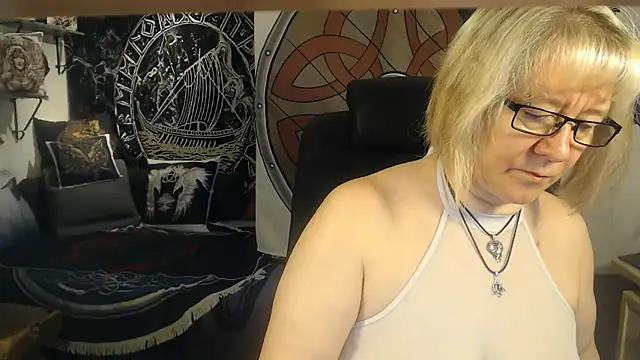 Snapshot of TittenMichelle chatting on 27, 2, 2025 TittenMichelle online show from 27, 2, 2025