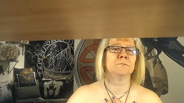 Snapshot of TittenMichelle chatting on 14, 3, 2025 TittenMichelle online show from 14, 3, 2025