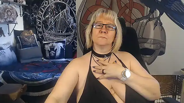 Snapshot of TittenMichelle chatting on 18, 3, 2025 TittenMichelle online show from 18, 3, 2025