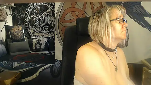 Snapshot of TittenMichelle chatting on 19, 9, 2025 TittenMichelle online show from 19, 9, 2025