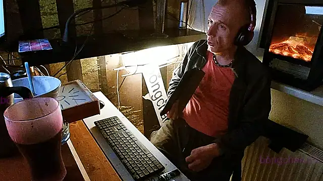 Snapshot of BongChannel chatting on 31, 12, 2024 BongChannel online show from 31, 12, 2024