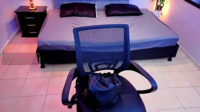 Lana stone  online show from 14, 9, 2025