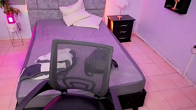 Lana stone  online show from 21, 12, 2025