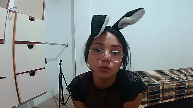 linzeysmith4 online show from 15, 3, 2025