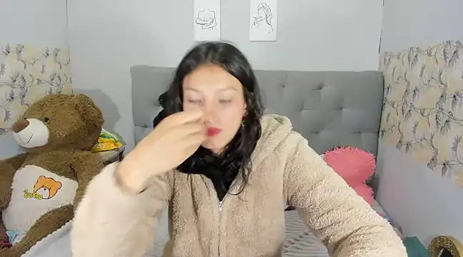 Emma-Wilson online show from 3, 2, 2025