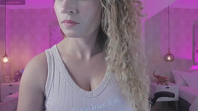 Snapshot of Shantall__ chatting on 22, 2, 2025 Shantall online show from 22, 2, 2025