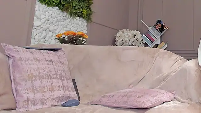 Deliciouslips online show from 27, 5, 2026