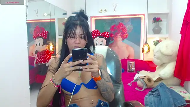 lorenapinto online show from 25, 2, 2025