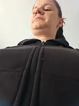 KristenVega online show from 6, 3, 2025