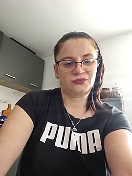 KristenVega online show from 15, 12, 2025