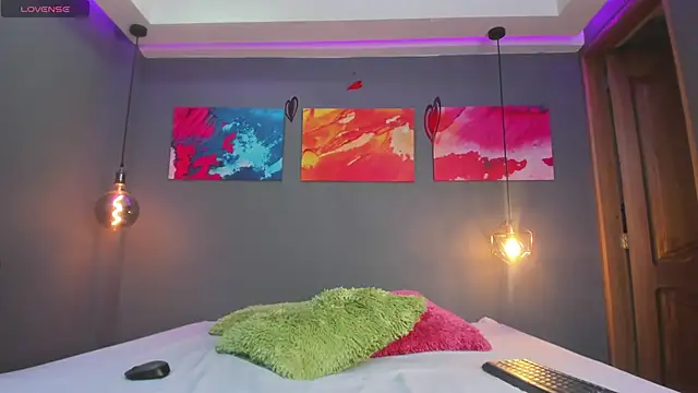 summer lee  online show from 14, 12, 2024