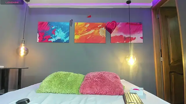 summer lee  online show from 26, 12, 2024