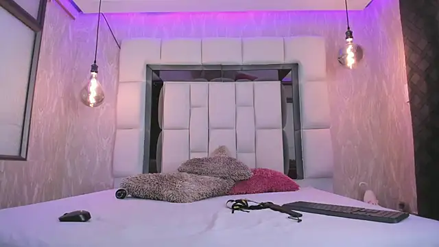 summer lee  online show from 11, 2, 2025