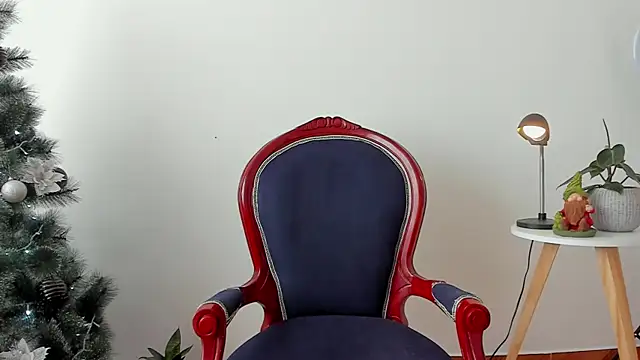 Snapshot of cuddlingbunny chatting on 10, 12, 2024 cuddlingbunny online show from 10, 12, 2024