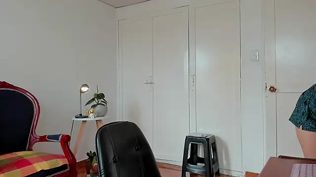 Snapshot of cuddlingbunny chatting on 12, 12, 2024 cuddlingbunny online show from 12, 12, 2024