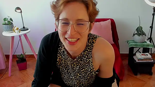 Snapshot of cuddlingbunny chatting on 27, 12, 2024 cuddlingbunny online show from 27, 12, 2024