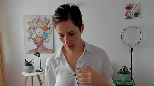 Snapshot of cuddlingbunny chatting on 16, 2, 2025 cuddlingbunny online show from 16, 2, 2025