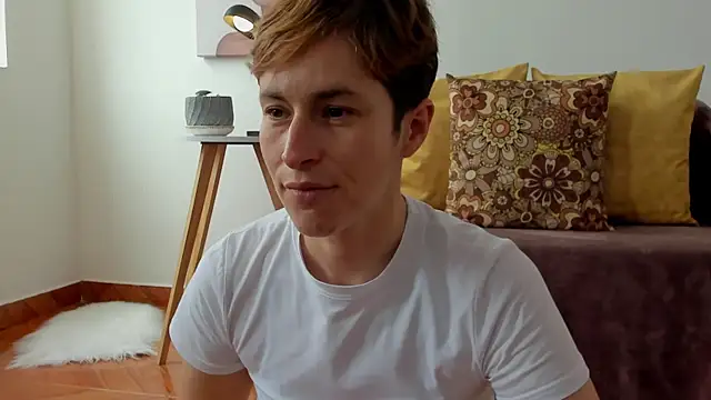 Snapshot of cuddlingbunny chatting on 18, 2, 2025 cuddlingbunny online show from 18, 2, 2025