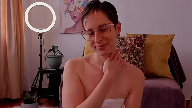 Snapshot of cuddlingbunny chatting on 23, 2, 2025 cuddlingbunny online show from 23, 2, 2025