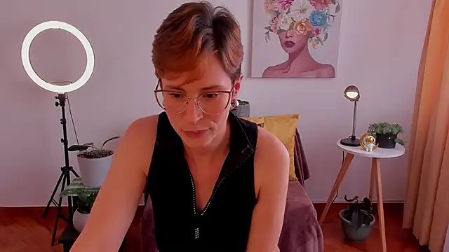 Snapshot of cuddlingbunny chatting on 28, 2, 2025 cuddlingbunny online show from 28, 2, 2025