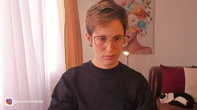 Snapshot of cuddlingbunny chatting on 10, 3, 2025 cuddlingbunny online show from 10, 3, 2025