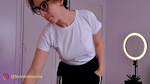 Snapshot of cuddlingbunny chatting on 3, 11, 2025 cuddlingbunny online show from 3, 11, 2025