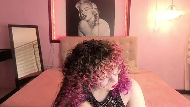Snapshot of _Androm3da_ chatting on 6, 7, 2026 Androm3da online show from 6, 7, 2026