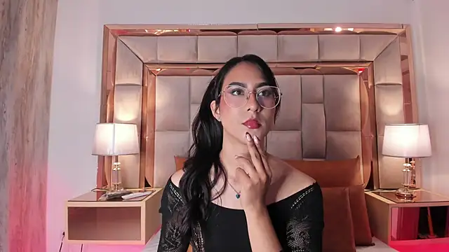 Snapshot of DaraBeckett chatting on 20, 12, 2024 DaraBeckett online show from 20, 12, 2024