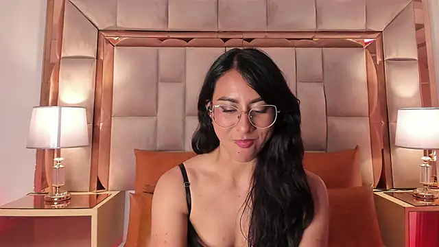 Snapshot of DaraBeckett chatting on 26, 12, 2024 DaraBeckett online show from 26, 12, 2024