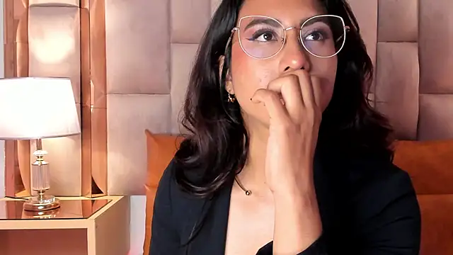 Snapshot of DaraBeckett chatting on 22, 2, 2025 DaraBeckett online show from 22, 2, 2025