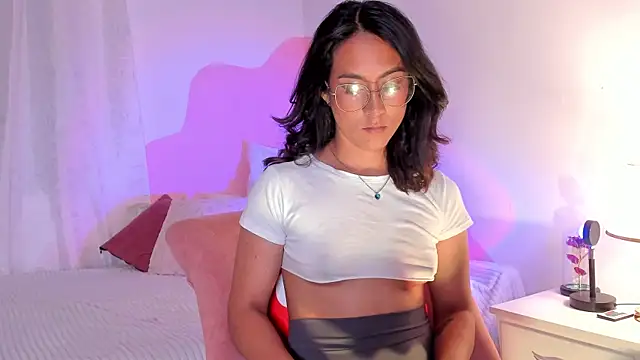 DaraBeckett online show from 14, 12, 2025