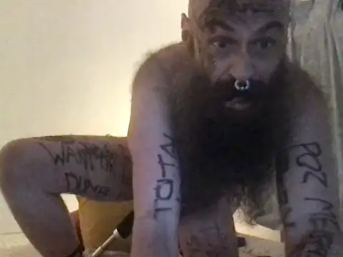 Snapshot of JunkieShitPig chatting on 22, 3, 2025 JunkieShitPig online show from 22, 3, 2025