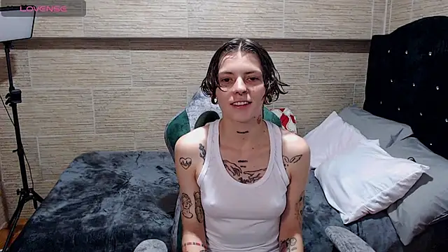 pretty cristal69 online show from 26, 2, 2025