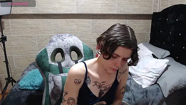 pretty cristal69 online show from 28, 2, 2025