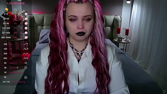 Miss Maya Mils online show from 9, 2, 2025