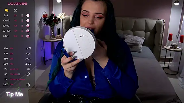 Miss Maya Mils online show from 8, 10, 2025