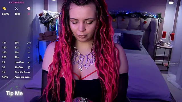 Miss Maya Mils online show from 22, 12, 2025