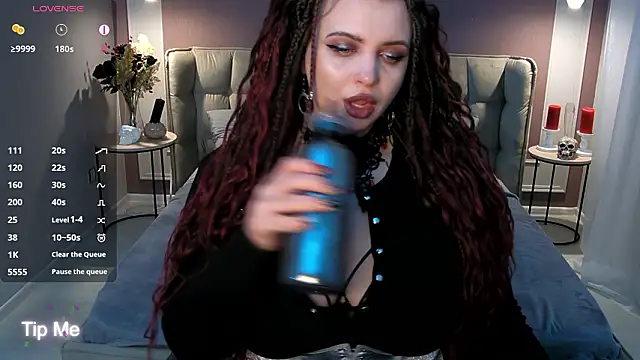 Miss Maya Mils online show from 2, 3, 2026