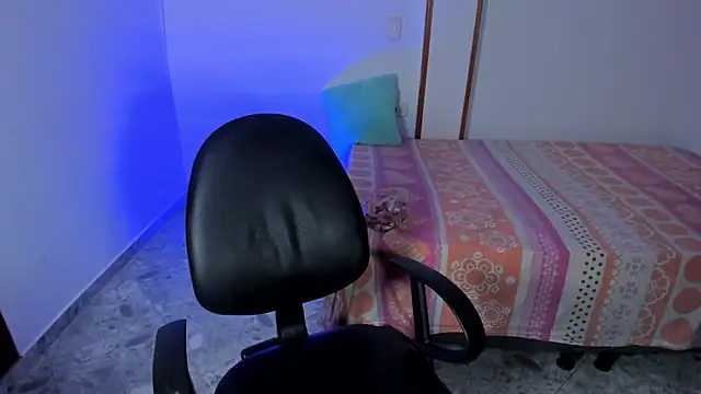 Snapshot of iris_torrez_ chatting on 23, 9, 2025 iris torrez online show from 23, 9, 2025