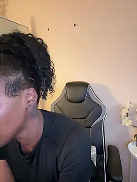 Snapshot of magicalc00ch chatting on 14, 2, 2025 magicalc00ch online show from 14, 2, 2025