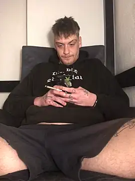 Snapshot of Simboxxx040 chatting on 22, 3, 2025 Simboxxx040 online show from 22, 3, 2025