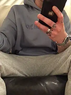 Snapshot of Simboxxx040 chatting on 1, 3, 2026 Simboxxx040 online show from 1, 3, 2026