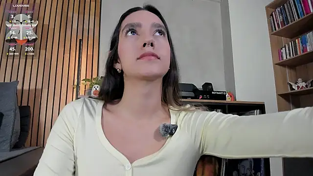 Snapshot of honeyhot69__ chatting on 14, 10, 2025 honeyhot69 online show from 14, 10, 2025