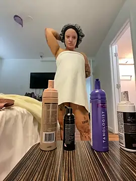 Snapshot of tatted-bitty chatting on 3, 10, 2025 tatted-bitty online show from 3, 10, 2025