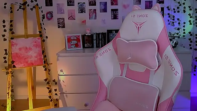 AliceCharmy online show from 3, 2, 2025